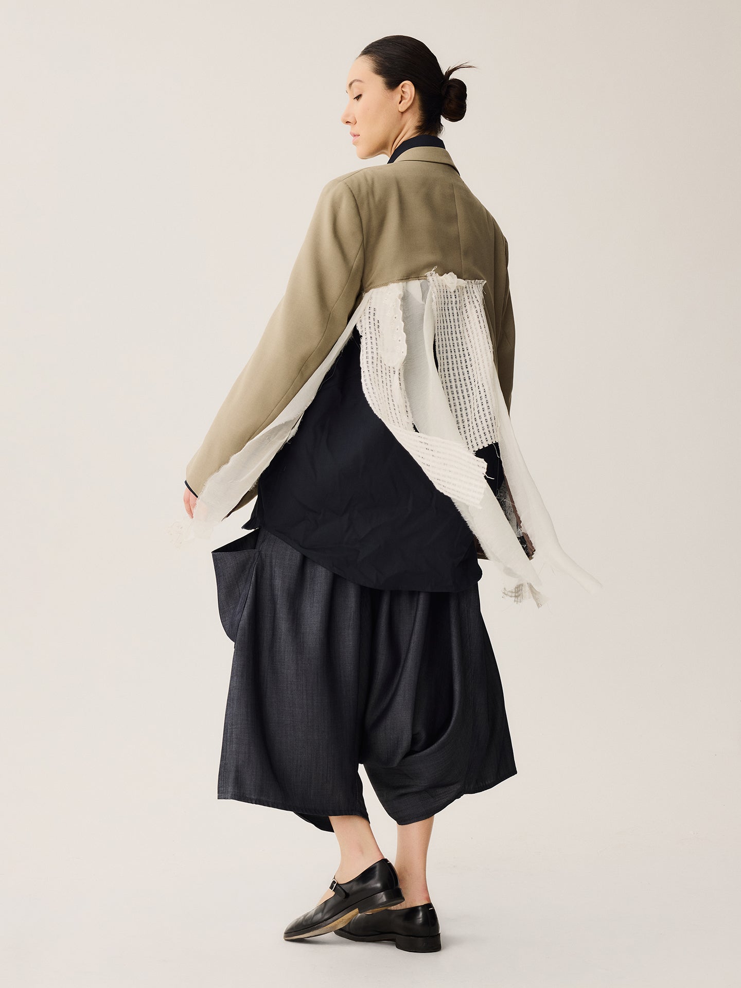 BLAZER KOKUHAKU (告白) 01