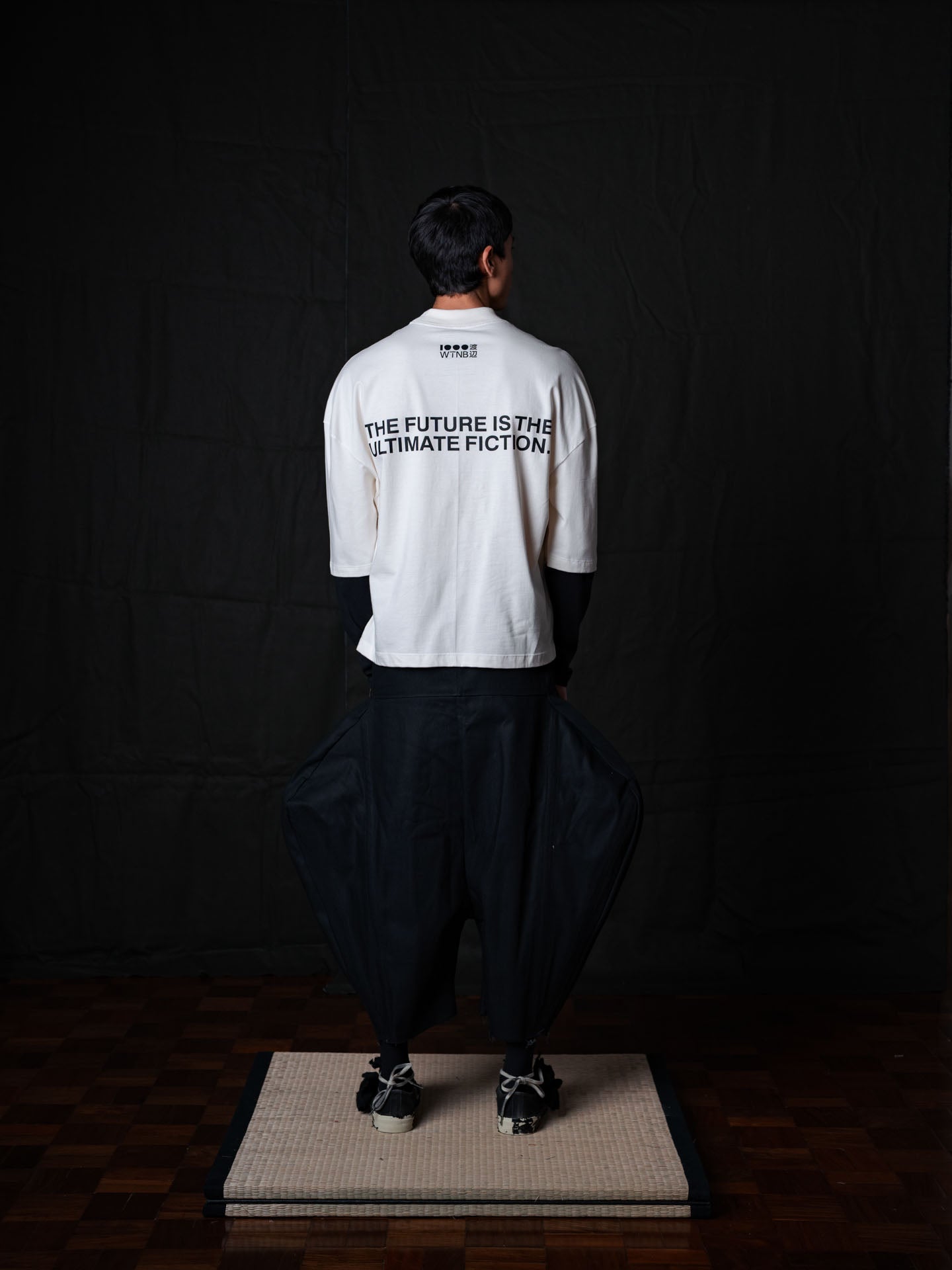 CAMISETA MANGA LONGA THE FUTURE