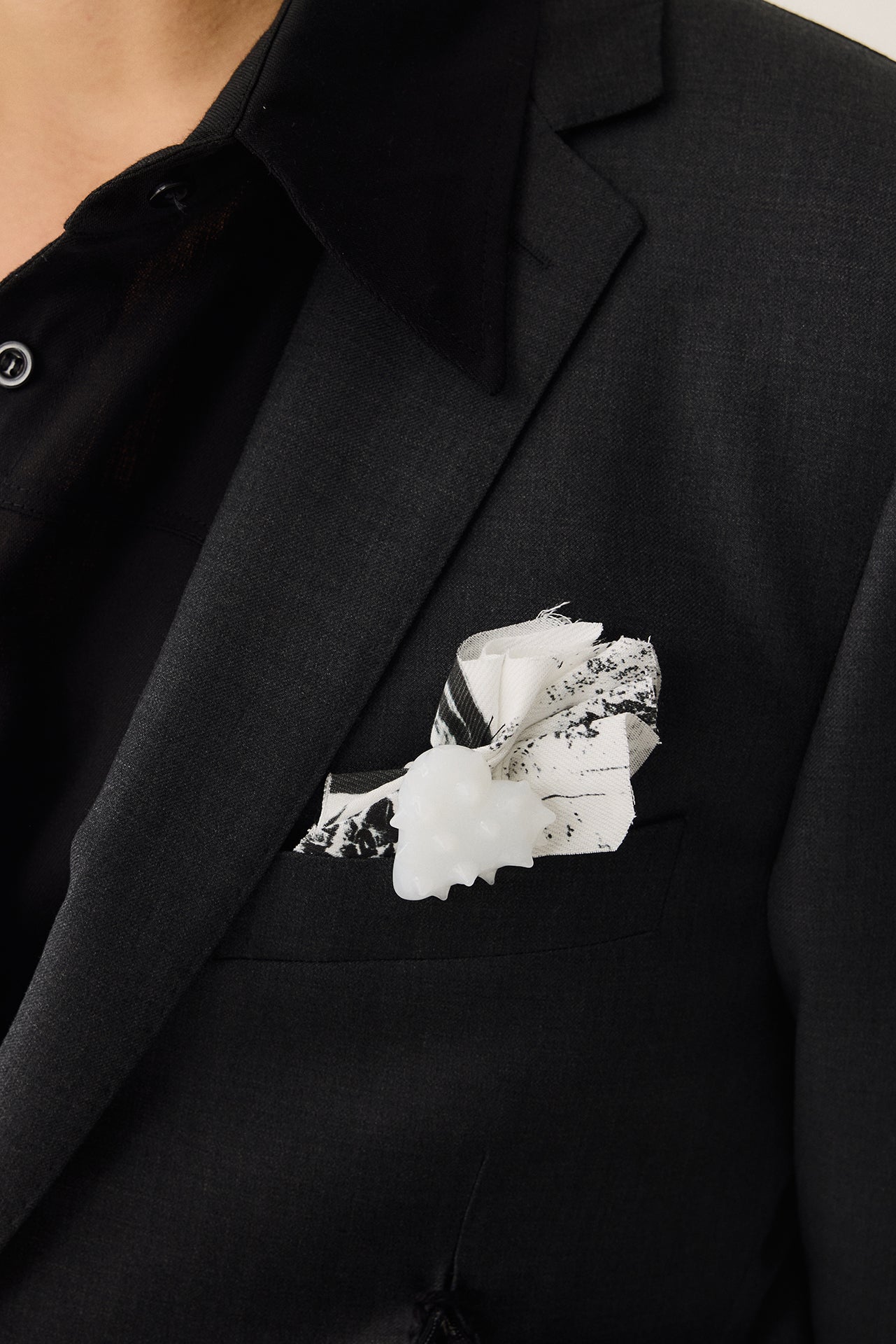PINGENTE / BROCHE CORAÇÃO BRANCO
