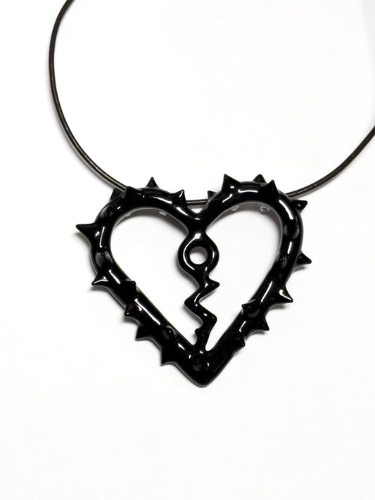 BROCHE CORAÇÃO GRANDE PRETO