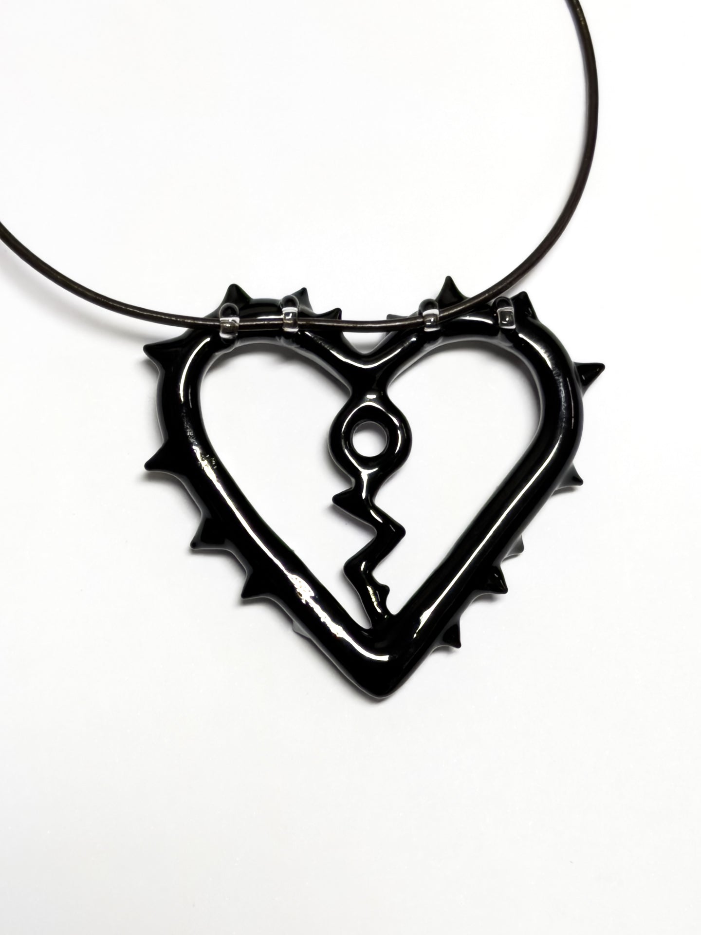 BROCHE CORAÇÃO GRANDE PRETO