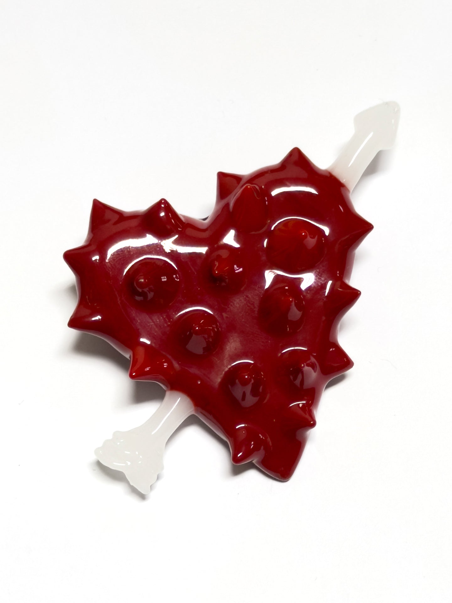 BROCHE CORAÇÃO FLECHA