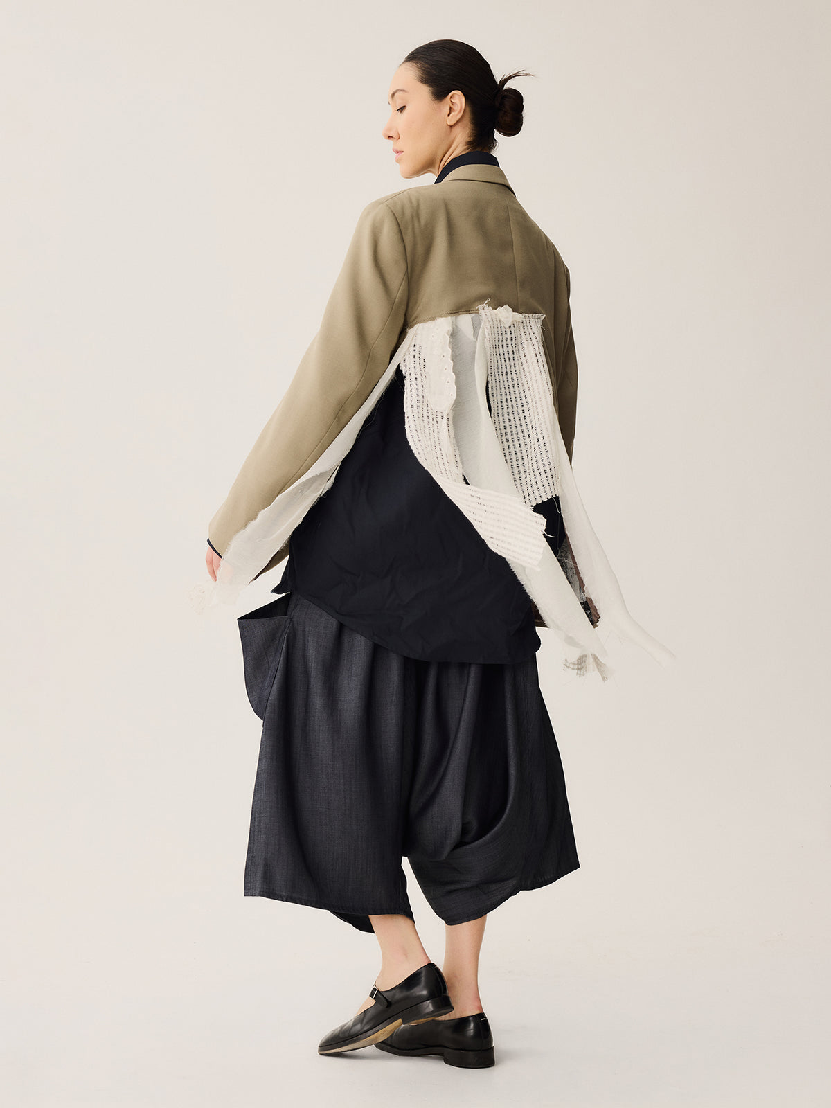 BLAZER KOKUHAKU (告白) 01